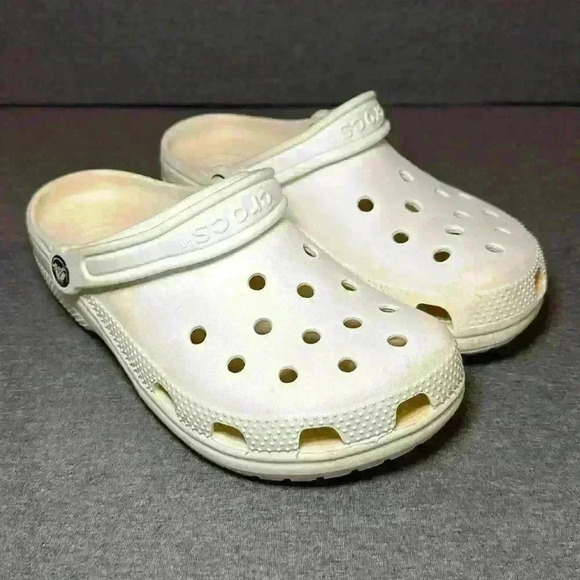 CROCS Shoes - CROCS Classic White Clog Slip On Durable and Lightweight US Men's 6 or Women’s 8